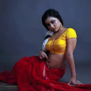 Hot Desi Indian Girls In Half Saree Pics