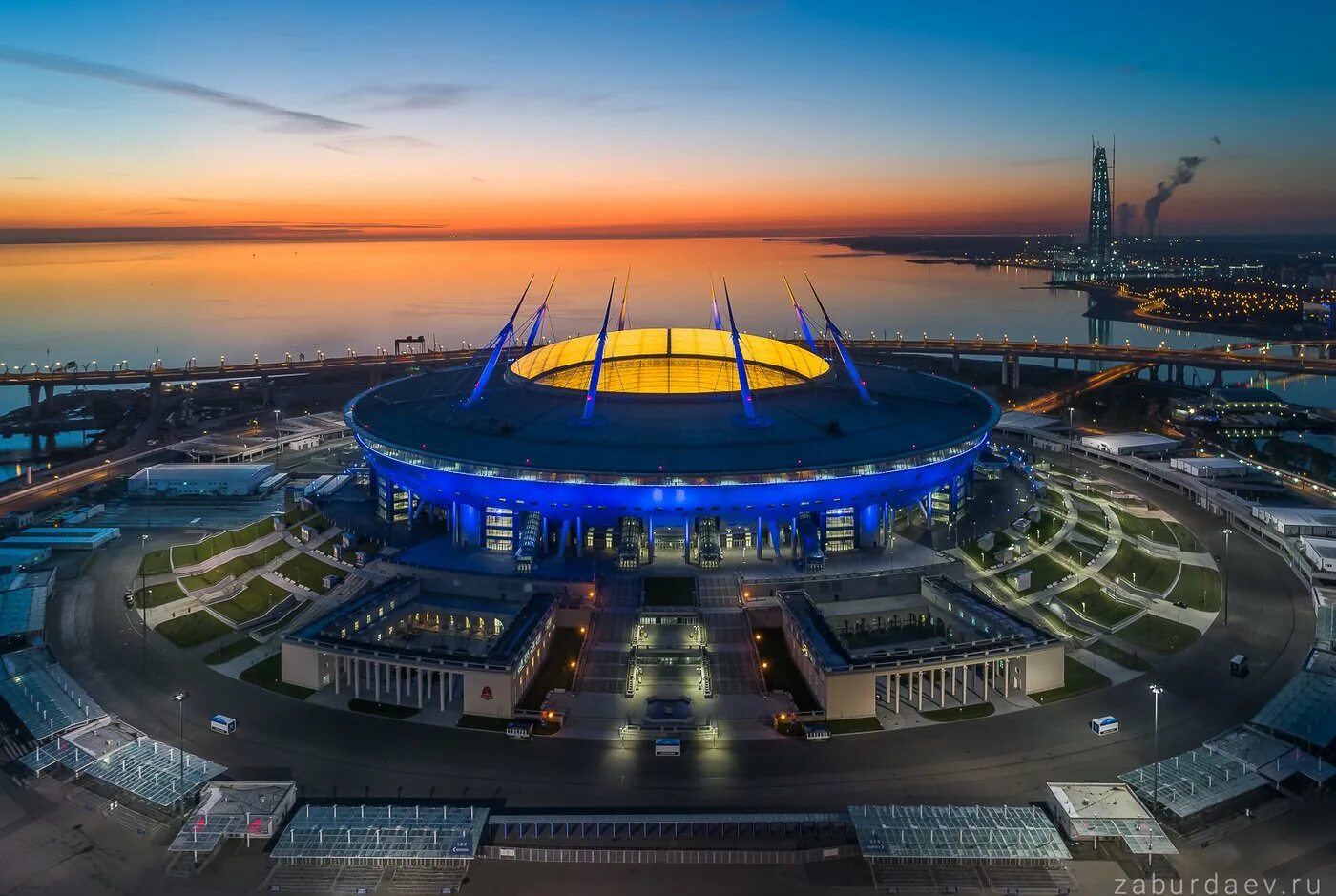 Вместимость стадиона петербург. Стадион Крестовский Санкт-Петербург. Крестовский остров Зенит Арена.