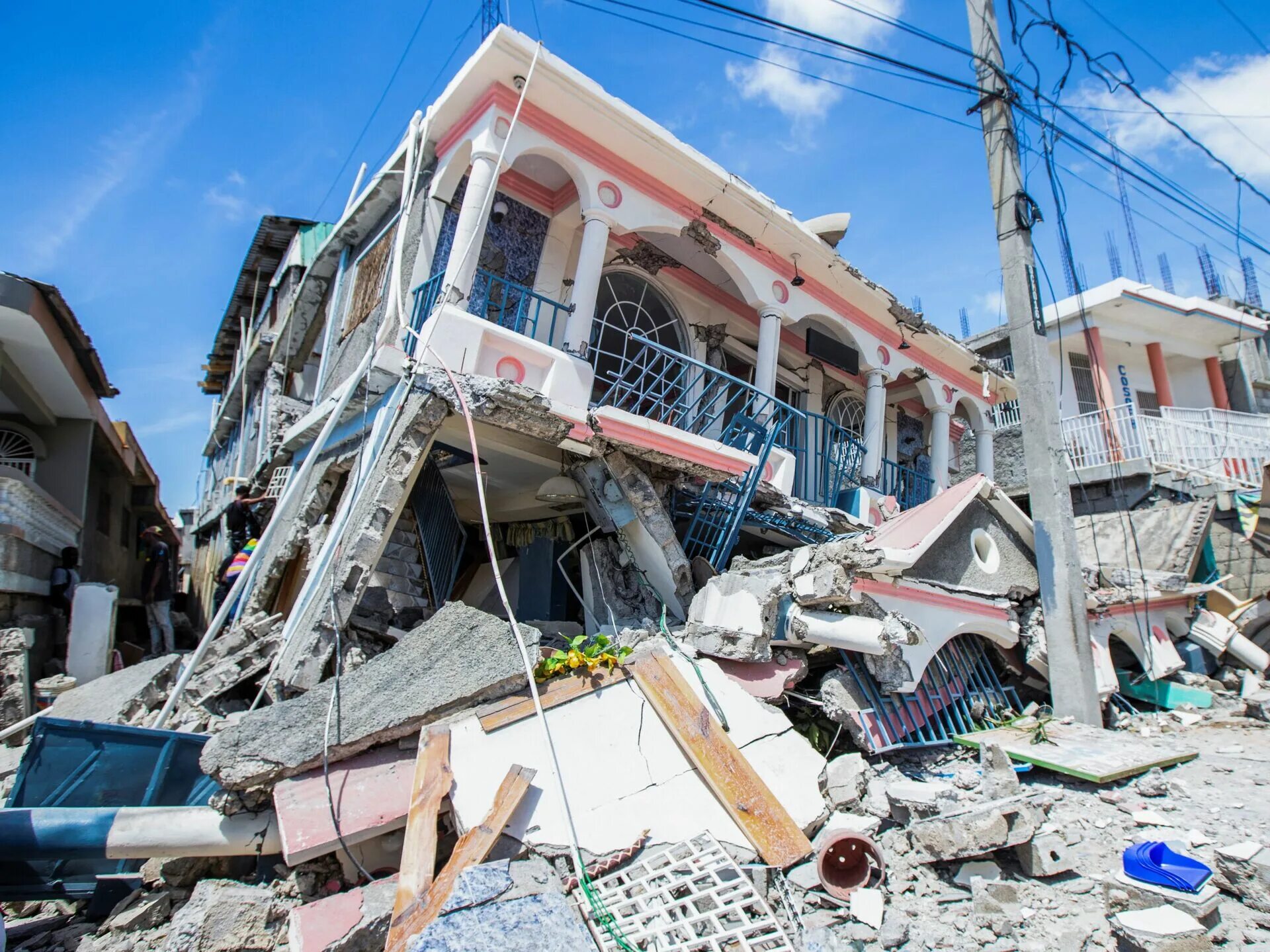 Сильнейшее землетрясение на земле. Землетрясение на Гаити 2021. Землетрясение на Гаити 2010. Землетрясение на Гаити 12 января 2010 года.