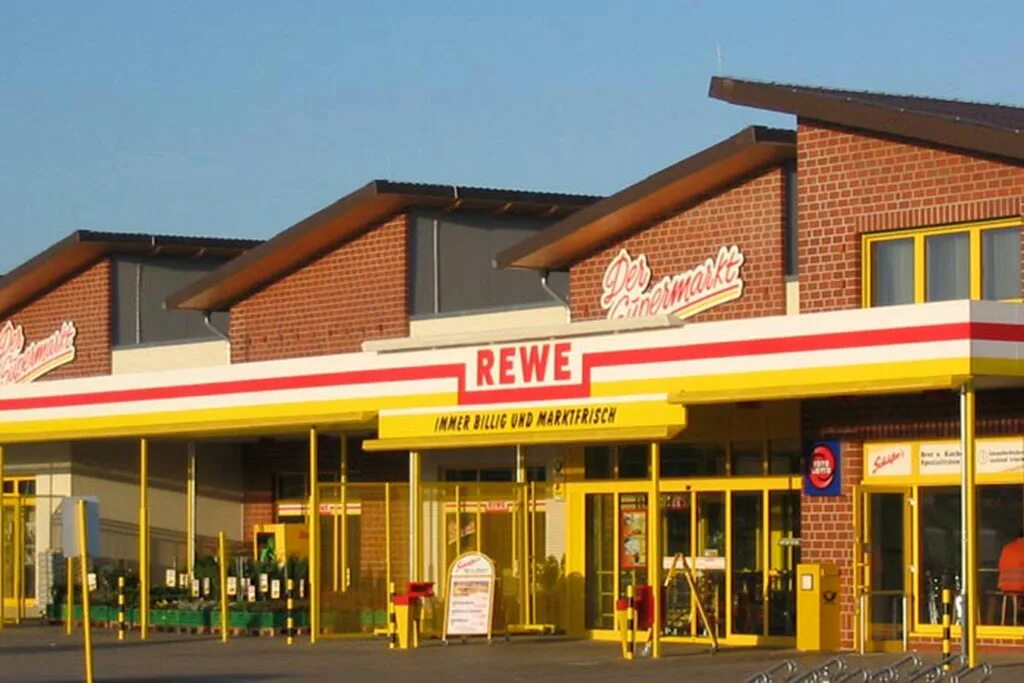 REWE магазин в Германии. Немецкий гипермаркет. Магазины в ФРГ. Фото немецких магазинов.