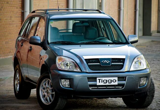 Что лучше джили или чери тигго. Nissan Tiggo. Джелли Тиго 4. Чери Тиго 2009. Geely Тигго 2008.