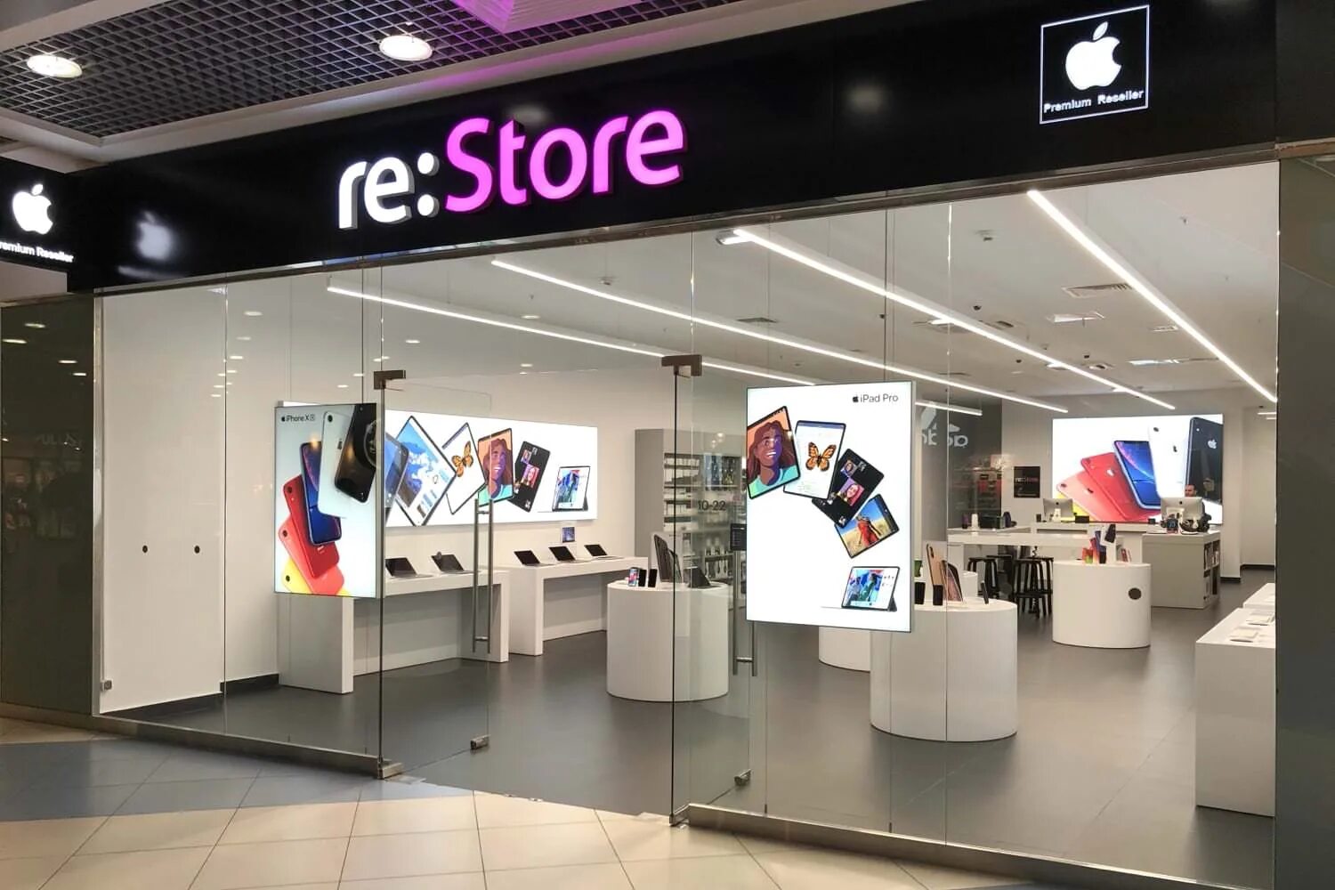 Магазин re в спб. Re Store айфон. Магазин re Store. Re Store Москва. Магазин айфонов.