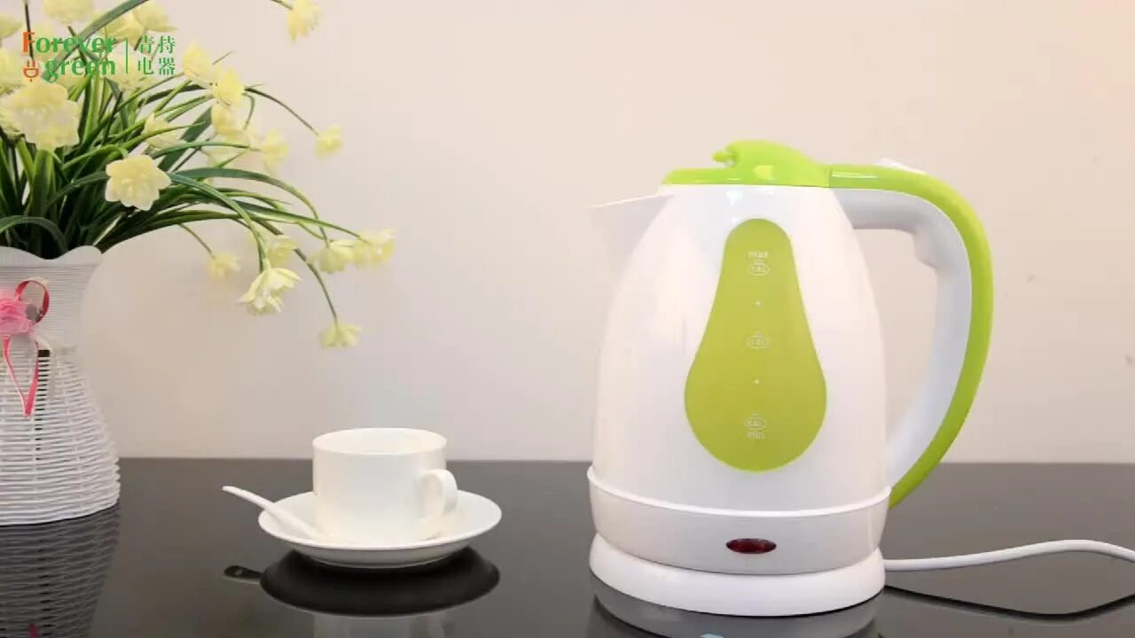 Чайник электрический пластиковый. 8 литра. Пластмассовый чайник. Пластмассовый чайник. Пластмассовый мини электрочайник.