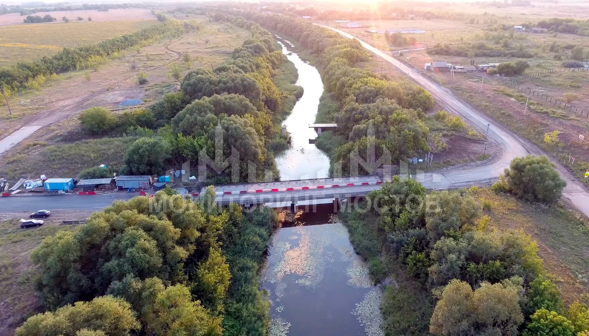 Река конка. Река Иргиз Пугачев. Мост малый Иргиз Балаково Духовницкое. Река большой Иргиз Самарская область. Мост через Иргиз Балаково Духовницкое.