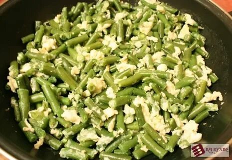 Спаржевая фасоль с яйцами