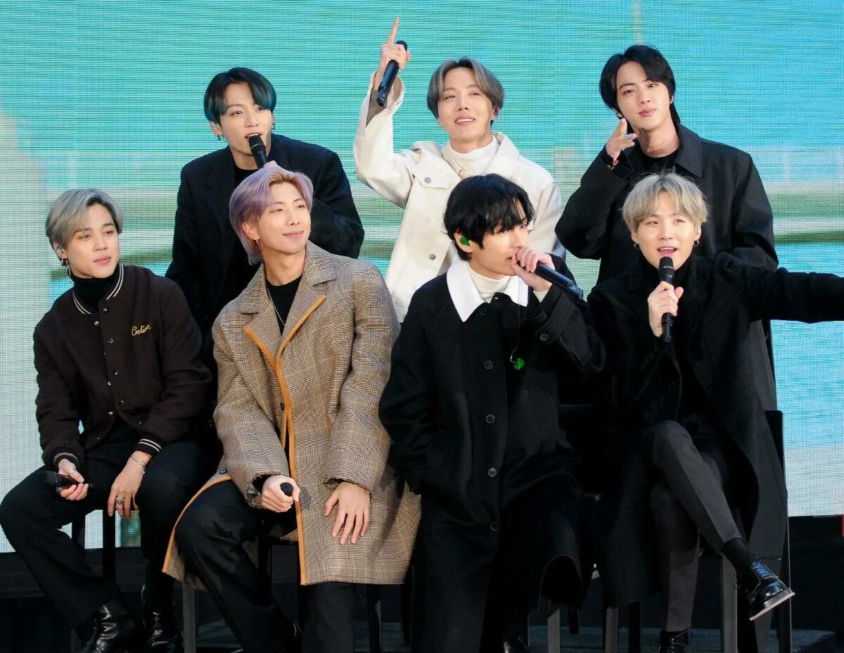 Группа bts. Бтс lets шоу. Бтс 2020 на сцене. Bts wings концерт. Законченные бтс.