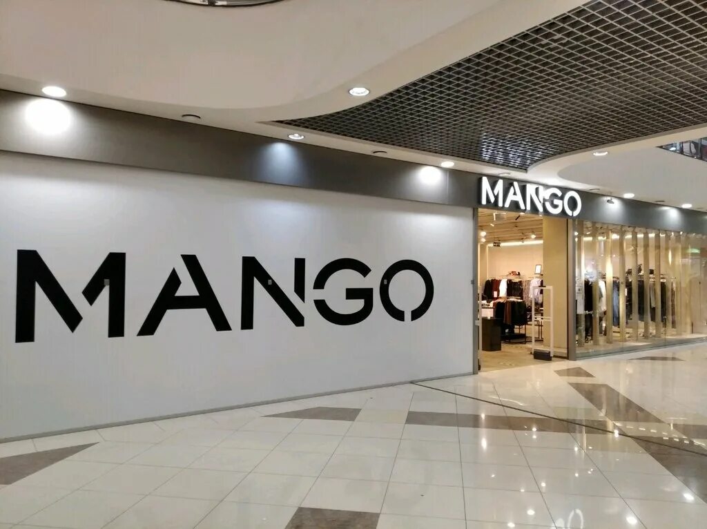 Mango магазин. Mango магазин одежды. Магазин манго вывеска. Манго магазин одежды одежда.