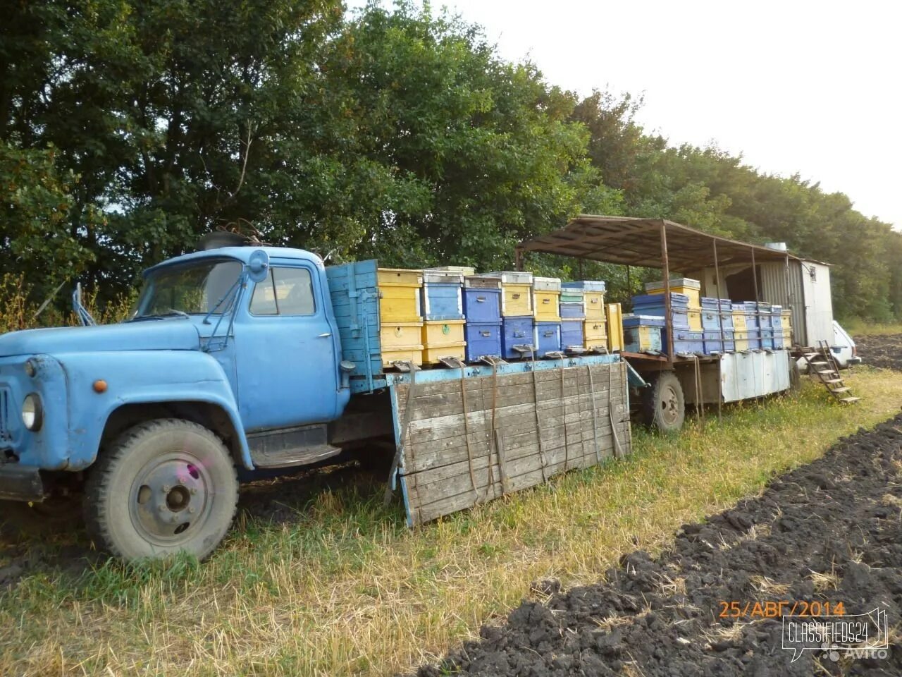 Газ 53 ставропольский край. Пчелопавильон на газ 53. газ 53 пасека. газ 53 пчеловод. газ 53 платформа пчел.