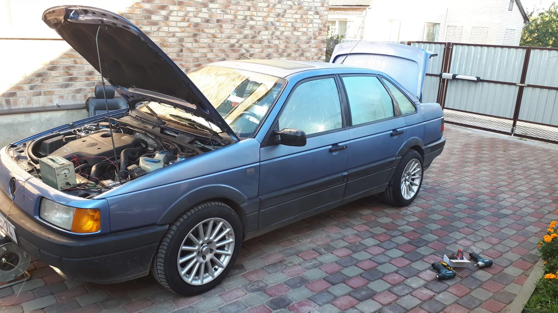 Диски vw passat b3. Passat b3 vr6. volkswagen b3. диски volkswagen passat b3. passat b3 vr6 red look.