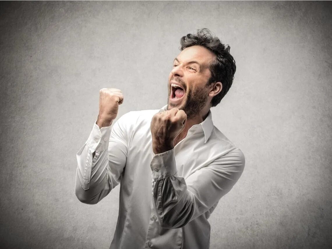 Эмоция восторг. Радостный мужчина. Радостная девушка. Восторг мужчины. Зрители смеются.