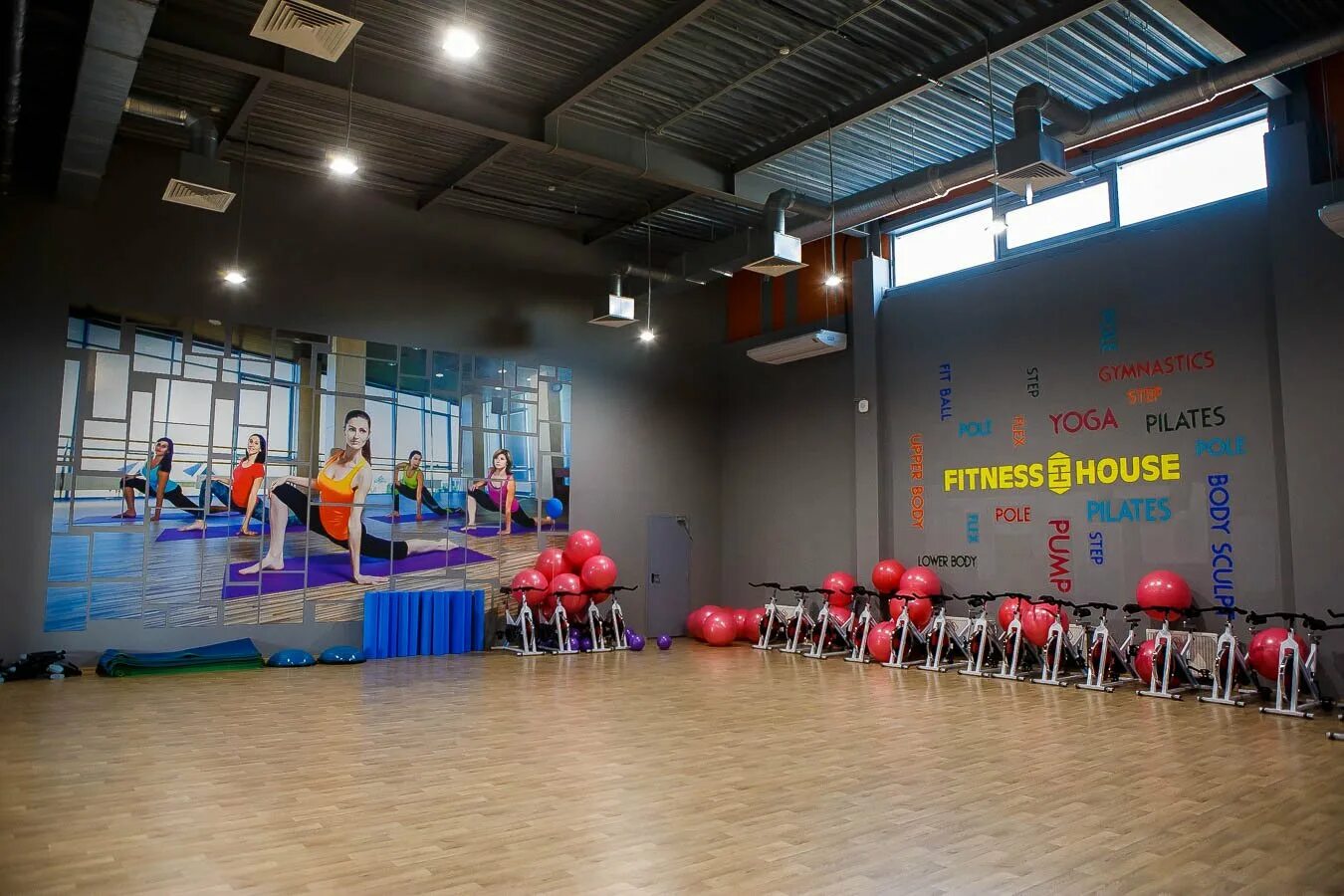 Шаврова 26 фитнес хаус санкт-петербург. Fitness house санкт-петербург. Фитнес хаус фучика 2. Фитнес хаус крыленко 14. Фитнес хаус на шаврова.