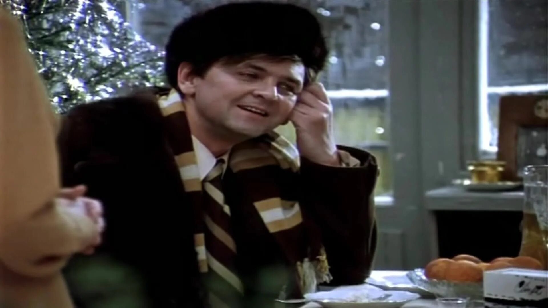 яковлев актер ирония судьбы. заливная рыба ирония судьбы. ирония судьбы заливная рыба кадр. ваша заливная рыба. какая гадость эта ваша заливная рыба.