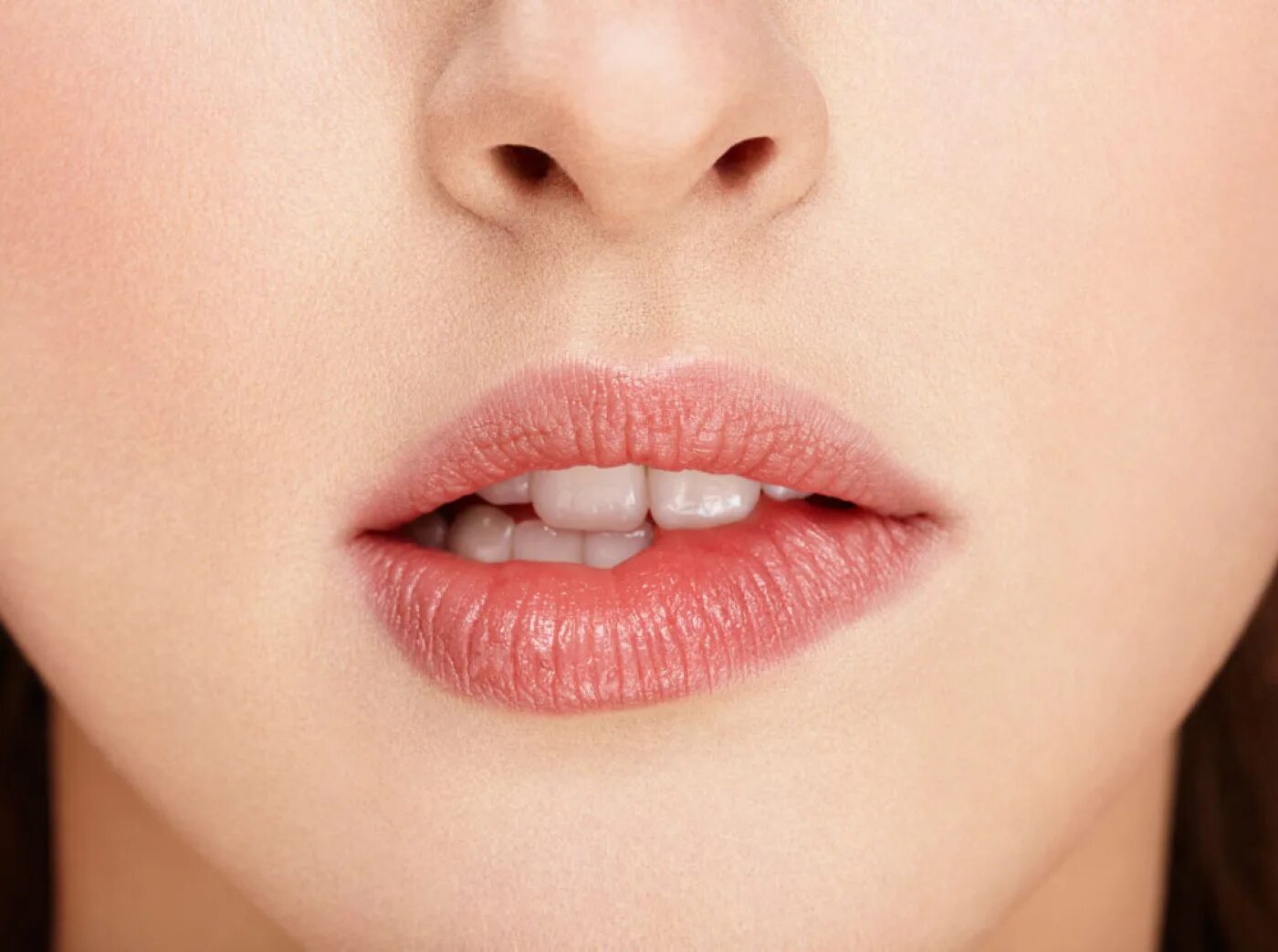 Close lips. Красивые губы. Красивые губки. Женские губы. Губы девушки.