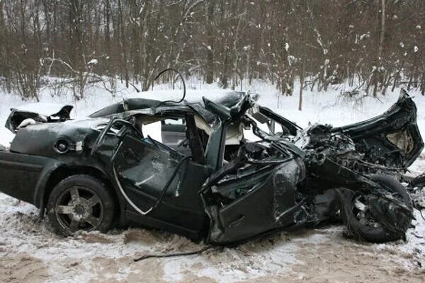 Последствия транспортных аварий. Последствия тяжелых дтп. Последствия транспортных аварий. Последствия тяжелых дтп. Дтп на золотом мосту владивосток.
