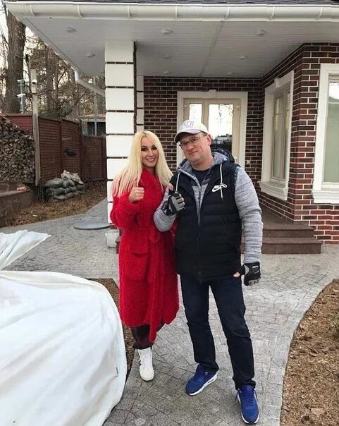 Пин на доске Celebrities in Sherri Hill