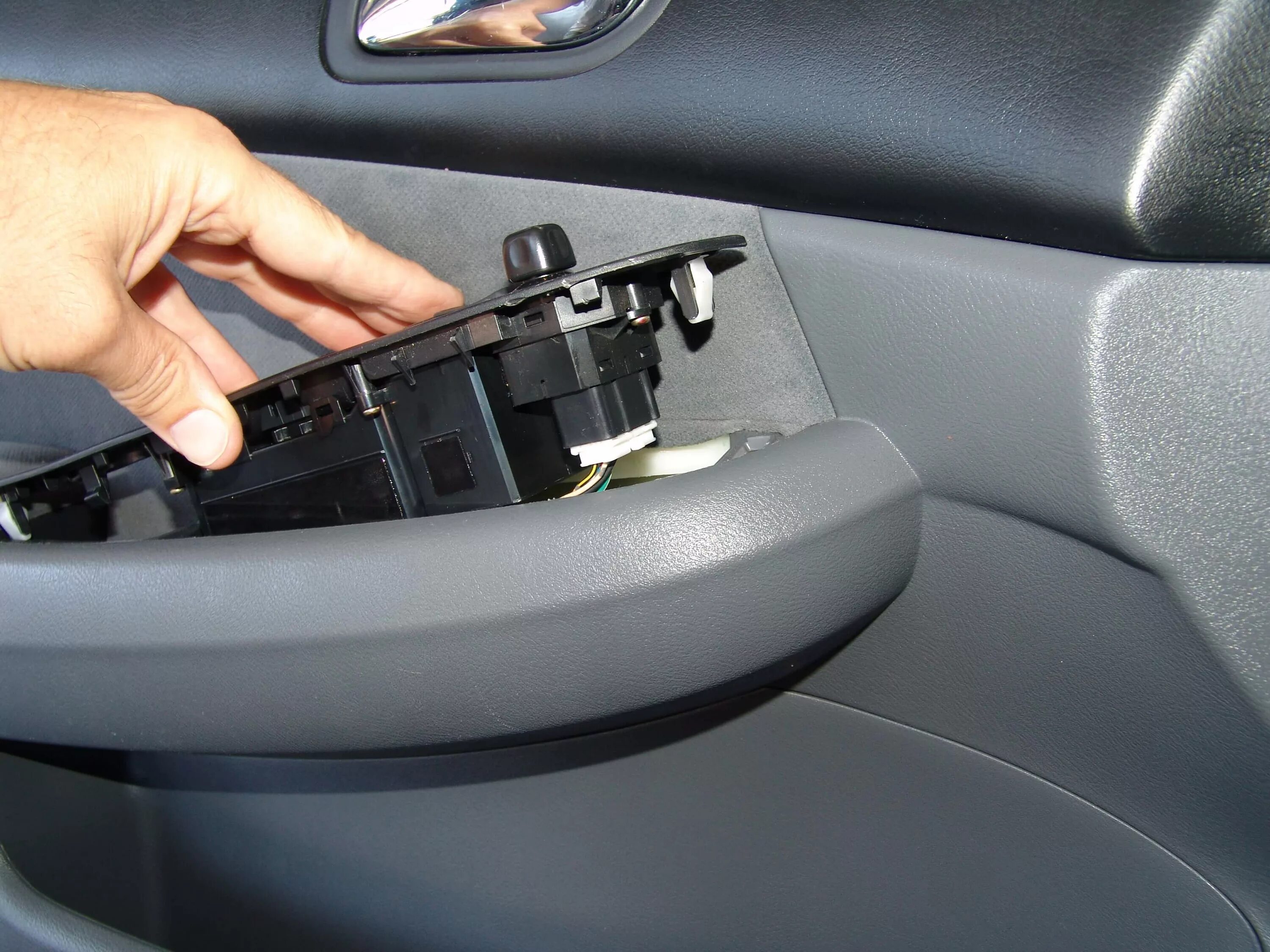 не открывается хонда аккорд 7