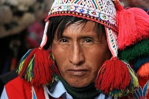 Индейцы кечуа в перу. Индейцы кечуа. Индейцы южной америки инки. Перуанцы внешность. Кечуа эквадор.