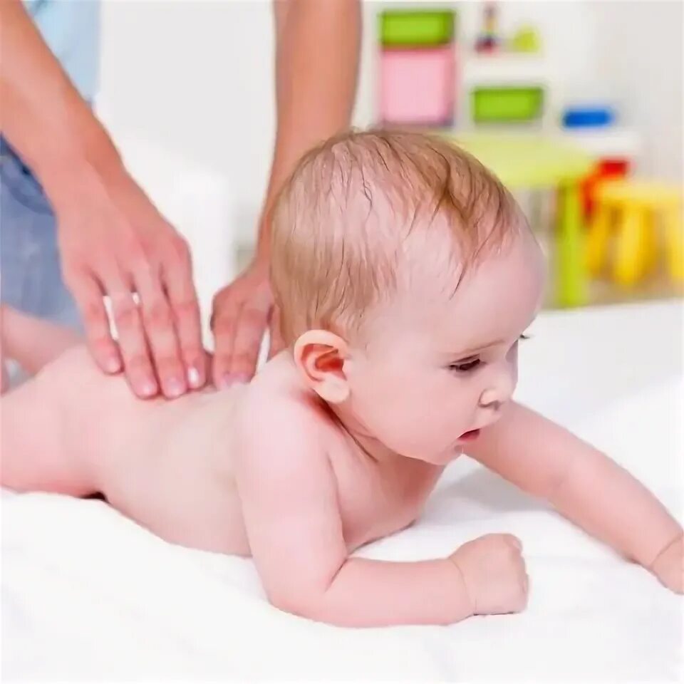 массаж детям школьного возраста. детский лечебный массаж. детский массаж. детский лечебный массаж. детский массаж фон.