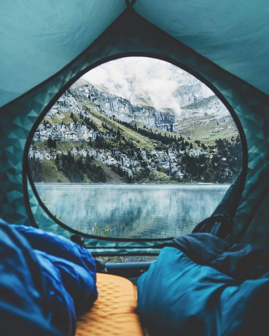 Travel camping. Вид из палатки. Шикарный вид из палатки. Красивый вид из палатки. Виды палаток.