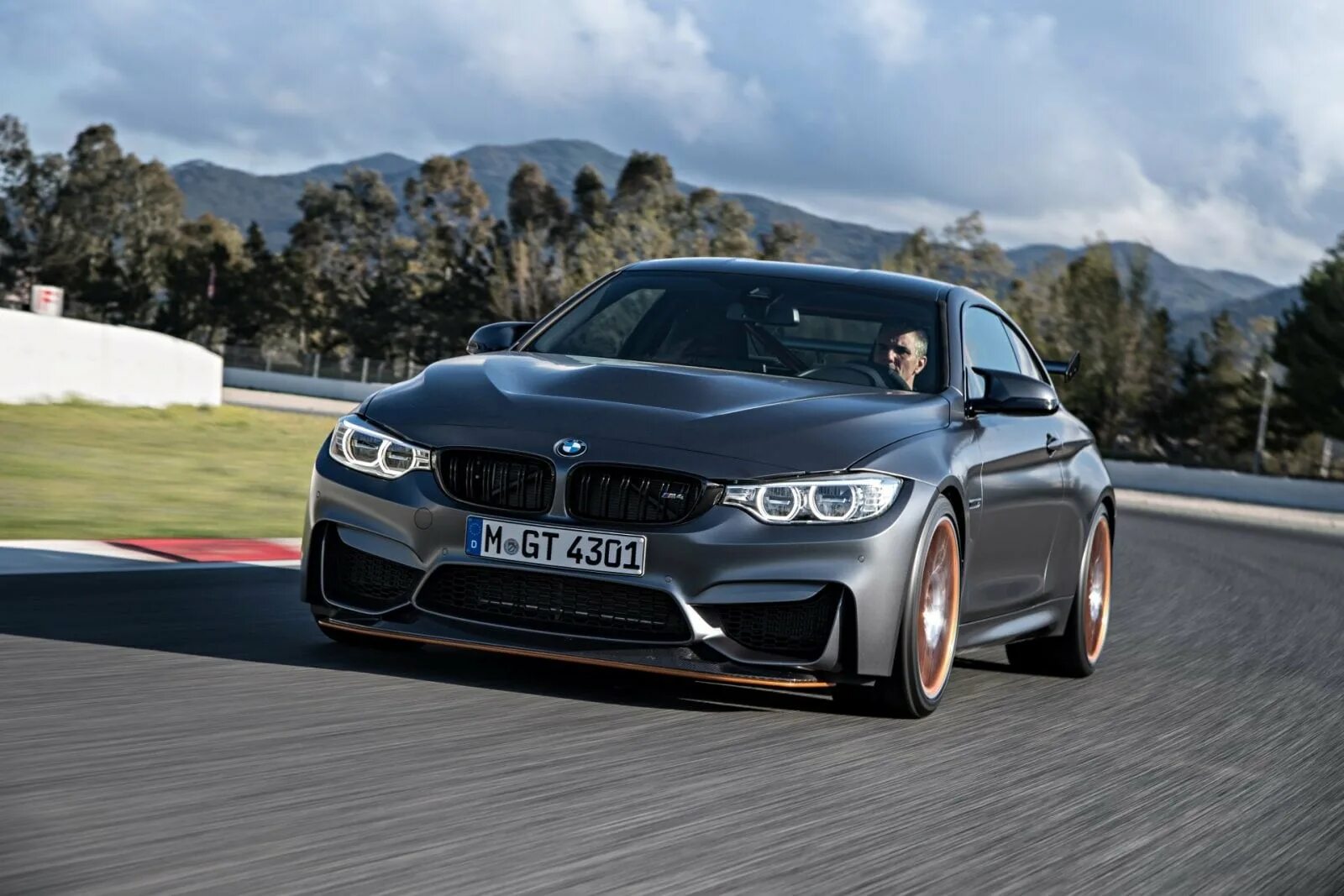 Бмв м5 амг. BMW m4 GTS. 2016 BMW m4 GTS. BMW m4 GTS 2021. BMW m4 GTS 16.