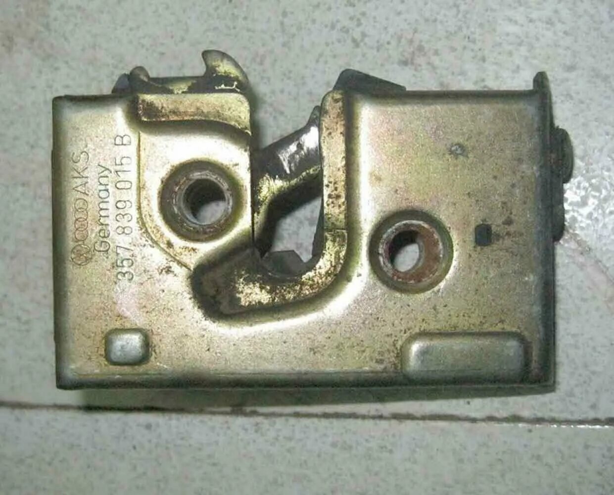 замок двери пассат б3. замок двери б3. Passat b3 замок передней двери. дверной замок пассат б4. замок двери б3.