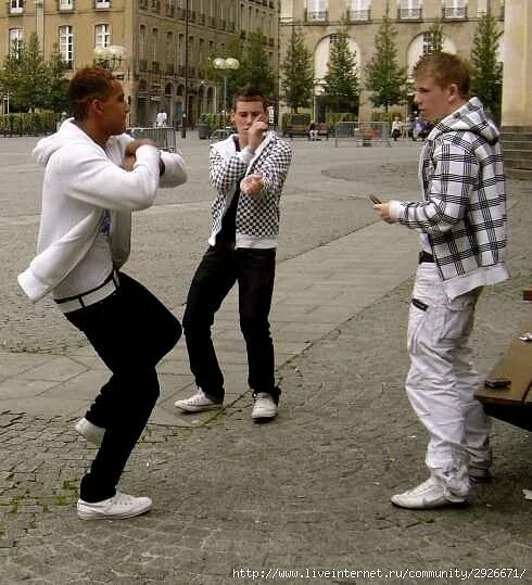 Гудков тектоник. Тик тоник танец. Тектоник одежда. Тектоник танец. Тектоник парни.