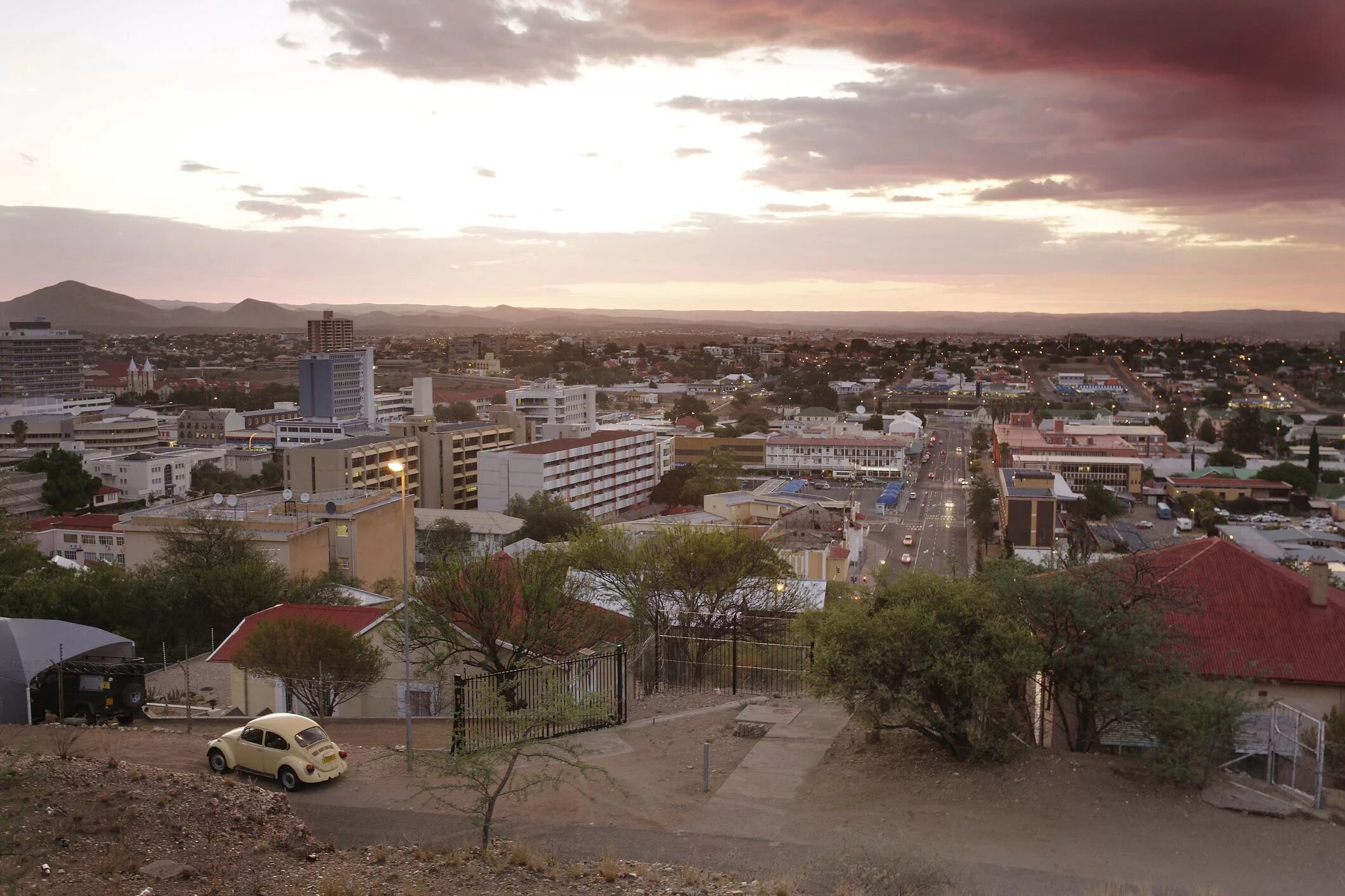 Намибия столица Виндхук. Намибия столица Виндхук фото. Город Виндхук Африка. Столица Намибии в Африке. Африканская столица 5