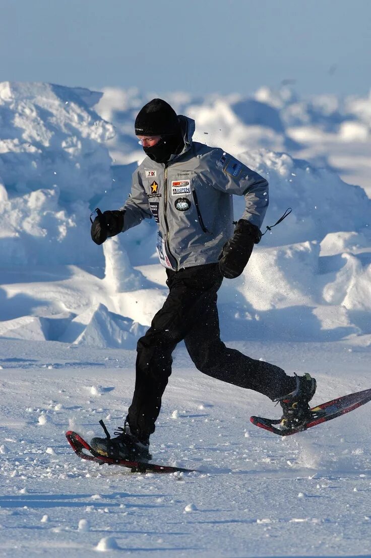 Running skiing