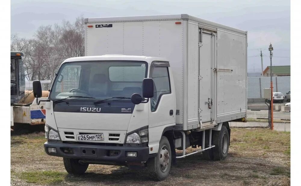 Исудзу Эльф фургон. Грузовой фургон Isuzu Elf. Исудзу Эльф 2010 грузовой фургон. Исудзу Эльф термобудка. Купить грузовик исудзу