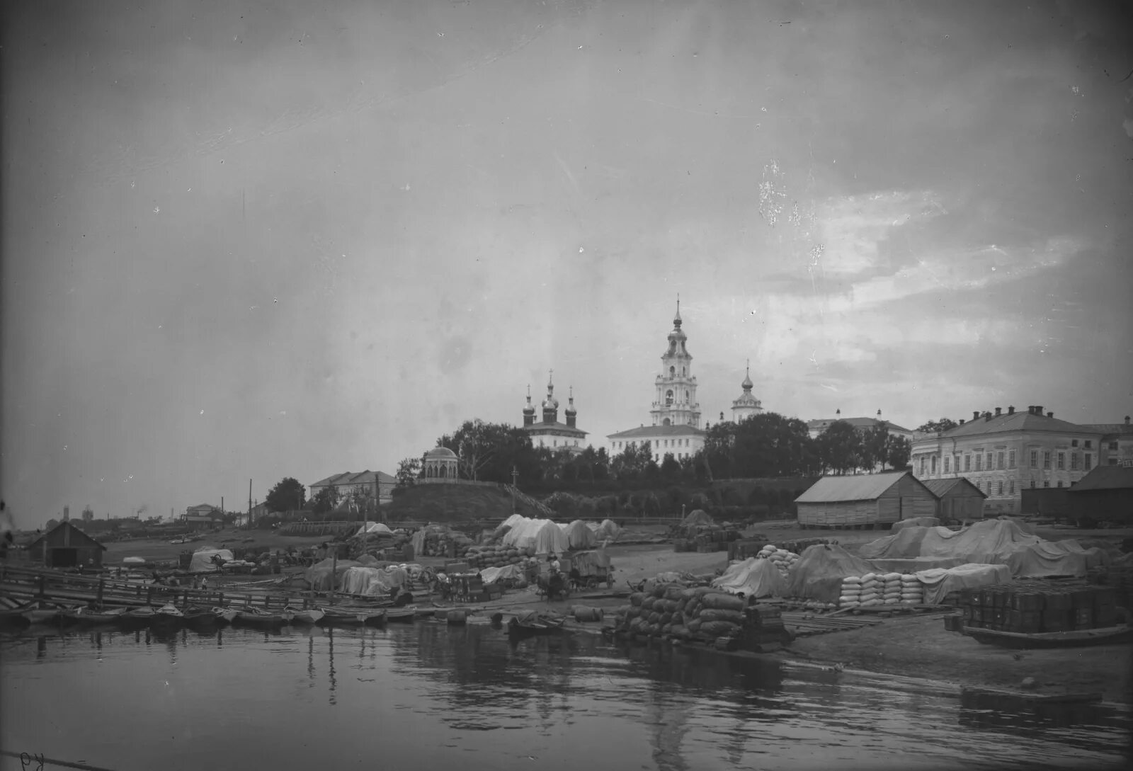 Костромской кремль на старых. Кострома кремль 1913. Кострома 19 век. Пряничные ряды кострома. Кострома 18 века.