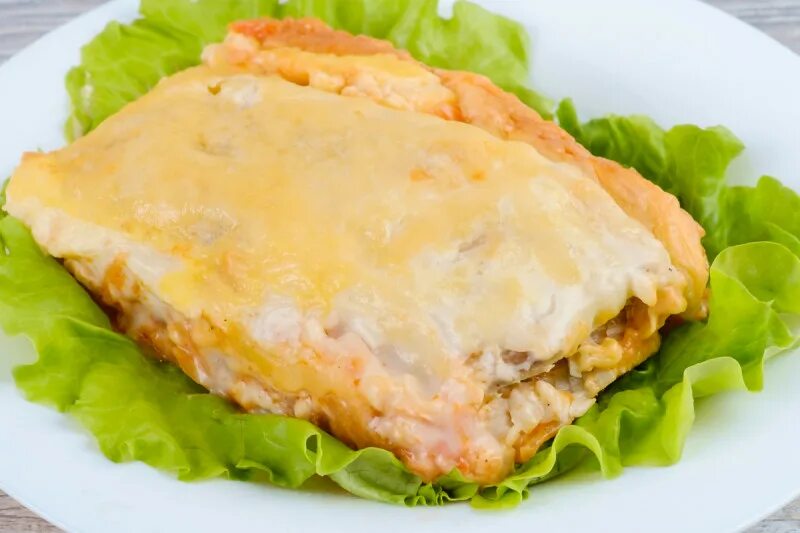 Можно рыбу с капустой. Рыба тушеная с морковью. Рыба тушеная в маринаде с луком и морковью. Капуста тушёная в духовке. Можно рыбу с капустой.