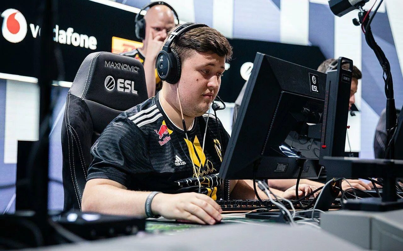 Monitoring play