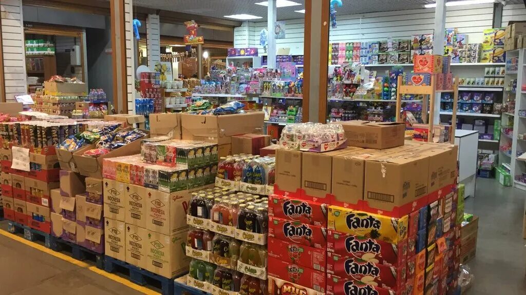 конфеты руслада челябинск. кондитерская москва оптовая. небольшой магазин печенья. оптовые склады сладостей. кондитерские изделия склад.