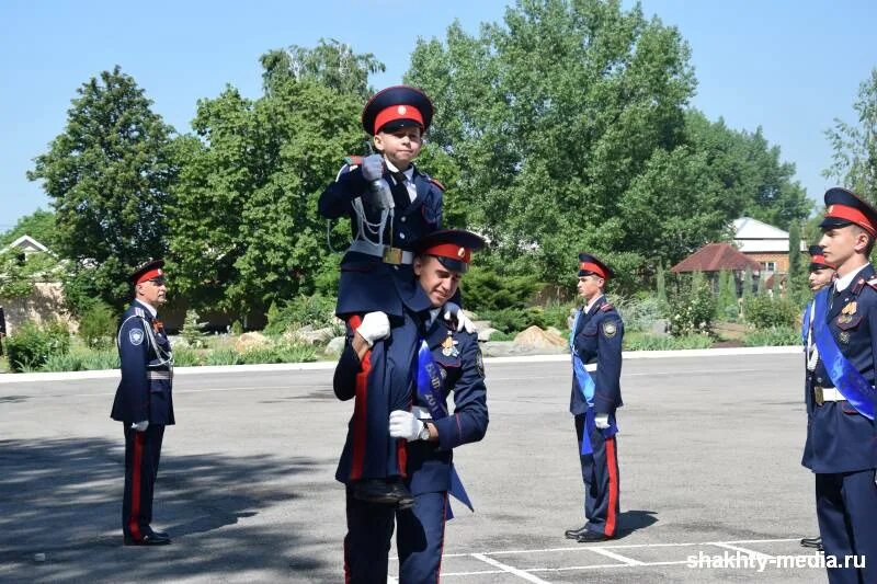 Шахтинский казачий кадетский корпус. Казачий кадетский корпус я. п. Бакланова (ШККК). Орловский казачий кадетский корпус Ростовская область.