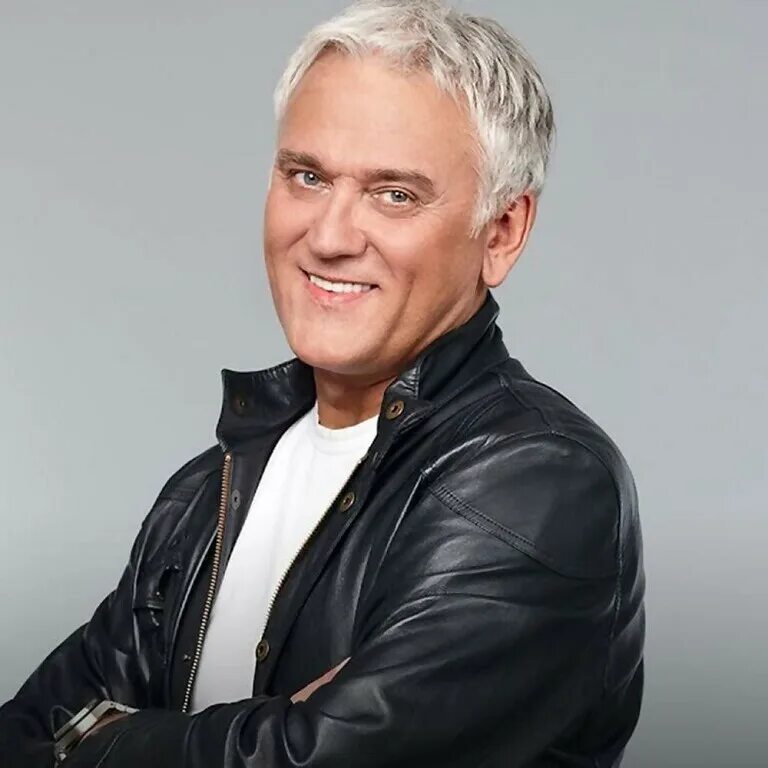 В каком городе родился певец. Александр бон. В каком городе родился певец. Сергей лазарев. Энрике иглесиас молодой.