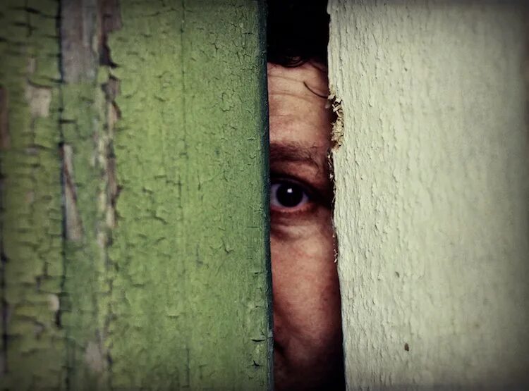 Peep through