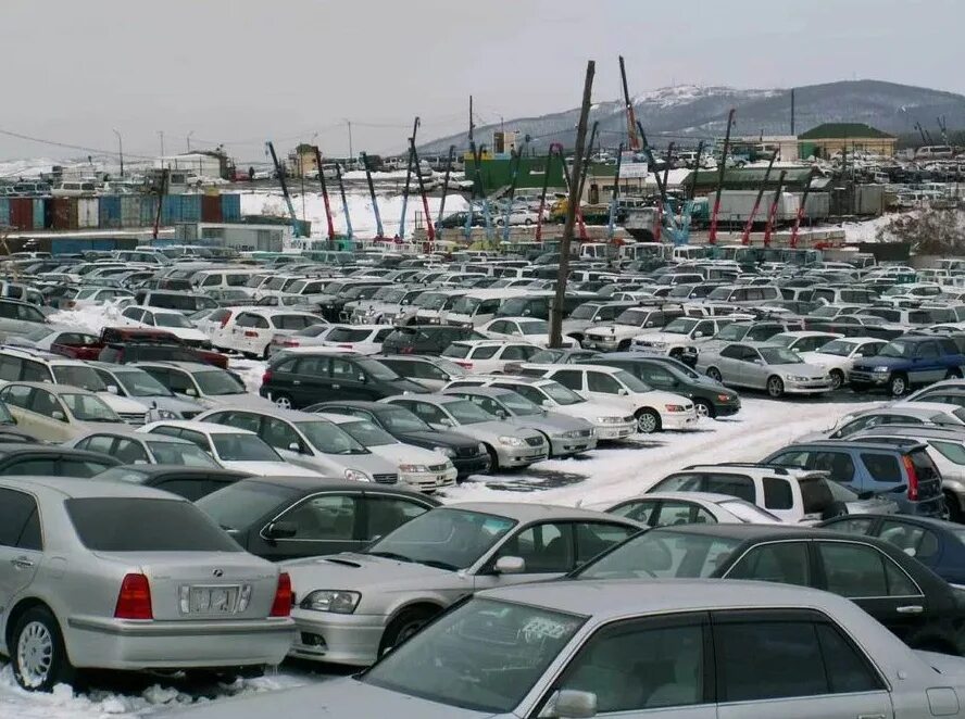 Зеленый угол в 2000. Японские авто. Авторынок Японии. Владивосток японские машины. Рынок б у автомобилей