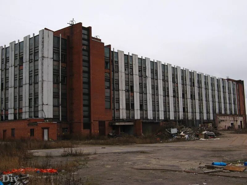 40 вые корпуса заброшка. заброшенный завод красный муромец. нпо красная заря санкт-петербург. завод красная заря ленинград. цеха завода заря.