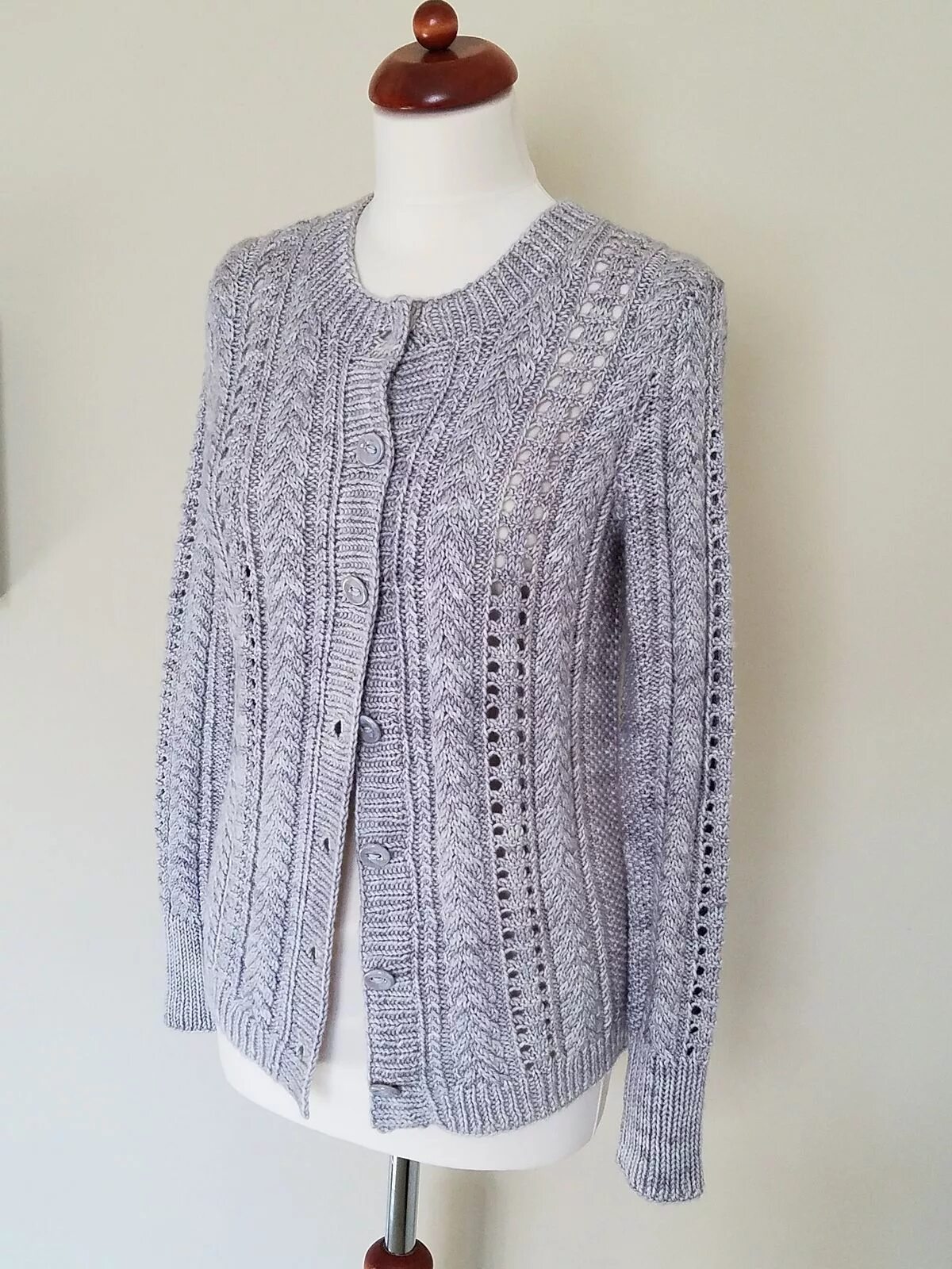 Кардиган женский вязаный. Кардиган вязаный. Кофта кардиган. Связать кардиганы кофты. Связать кардиганы кофты.