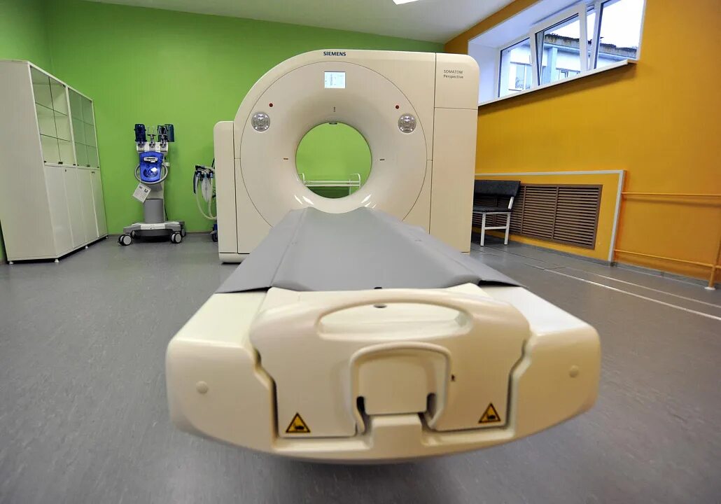 спиральный томограф. клиника эксперт мрт. сделать кт в мурманске. кт головы аппарат. кабинет кт.