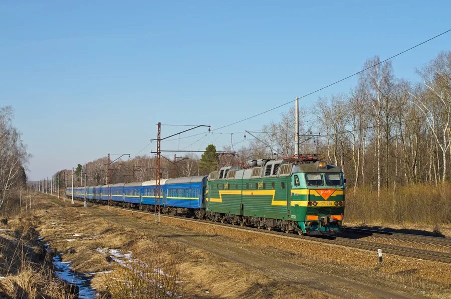 Поезд Кривой Рог Москва. Чс7 Курское направление. Поезд 73 "Москва-Кривой Рог/Днепропетровск". Москва Кривой Рог поезд фото 1981. Весенняя курское направление