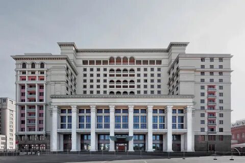 Здание гостиницы москва