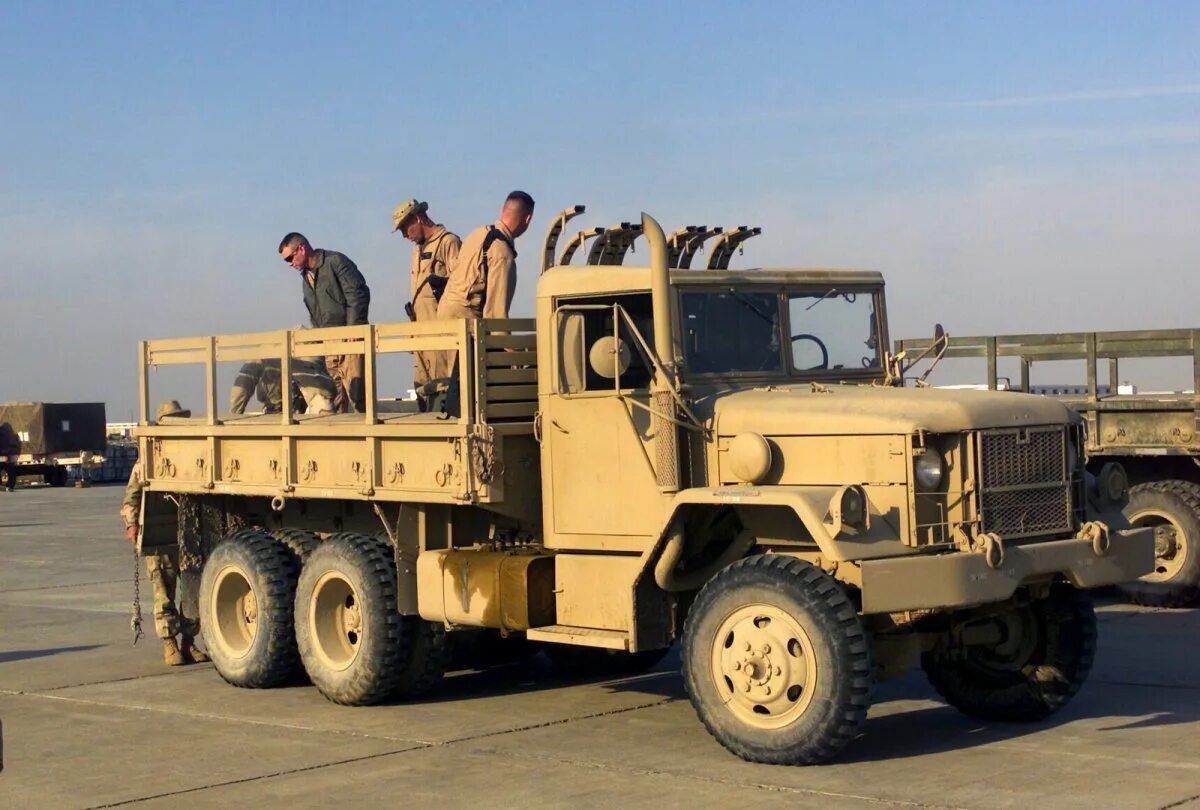 Автомобиль м 35. Грузовик армии США м35. Am General m35a2. M35 Military Truck. Am General m-35 [g742].