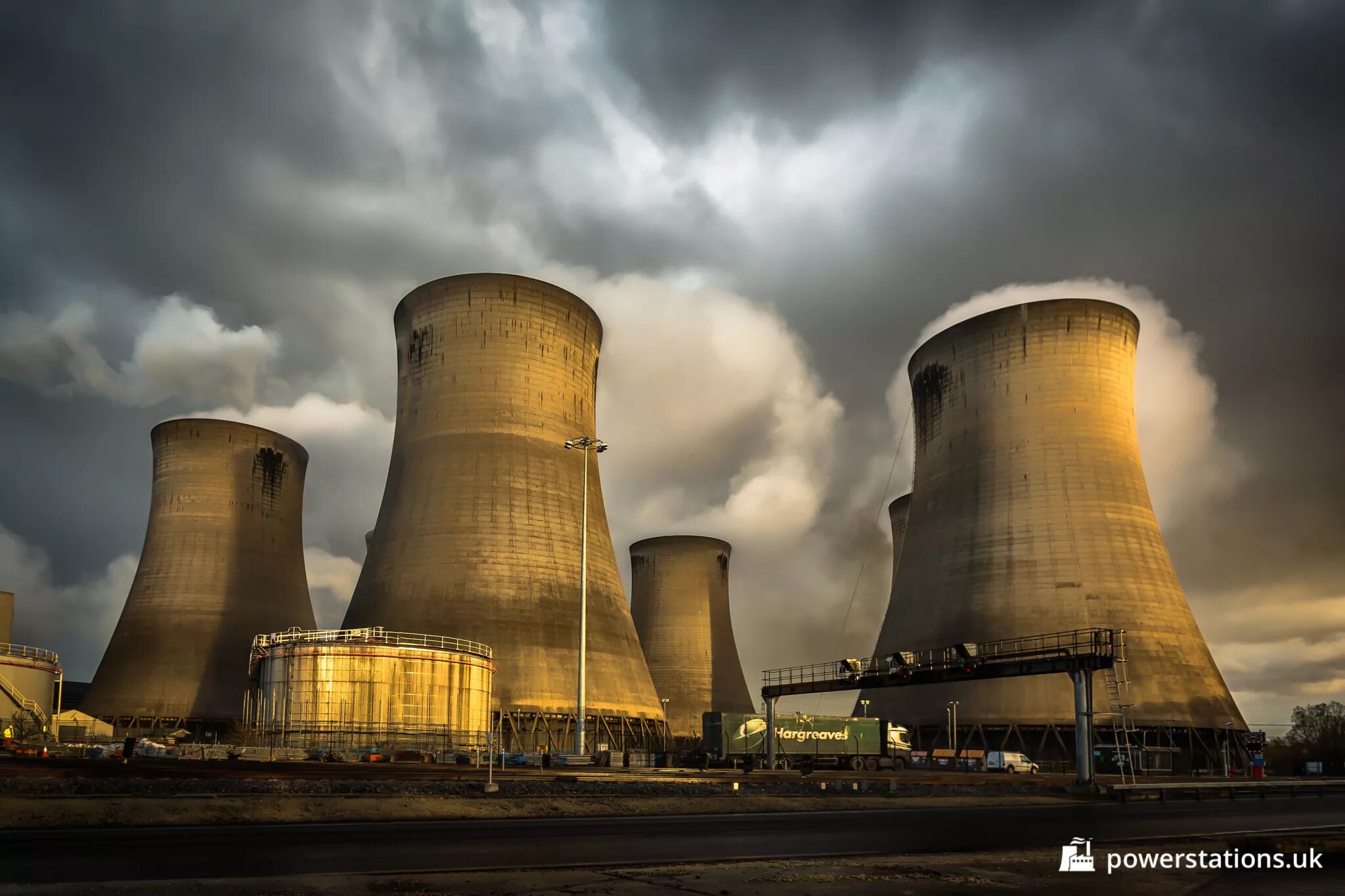 Аэс йоркшир. Электроэнергия тэц. Электроэнергия завод. Электростанция любая. Тэс котельники.