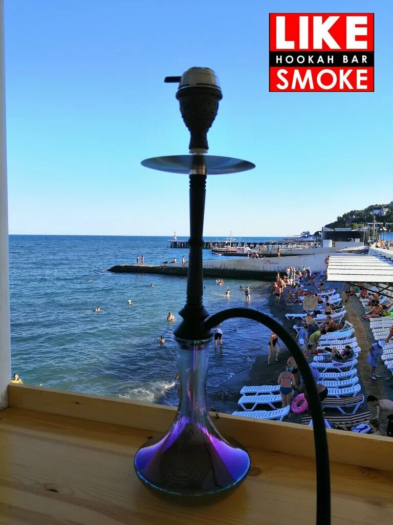 Кальян анапа. Like Smoke Hookah Bar Алушта. Кальян на пляже. Кальян на набережной. Кальянная на набережной.