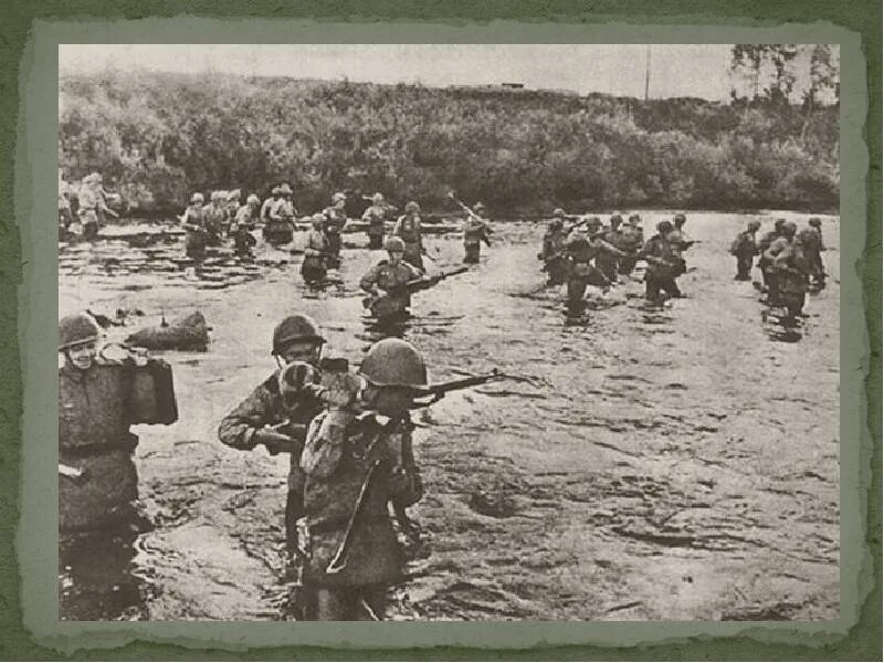 Немцы форсируют реку. Бои миус фронт 1943. Форсирование днепра 1944. Битва за днепр форсирование днепра. Битва за днепр 1943.