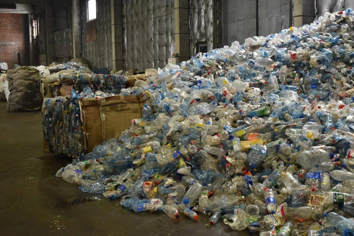 Переработка новосибирска. Перерабатывающий завод мусора. Новосибирск мусорные отходы. Завод по утилизации батареек. Переработка новосибирск.