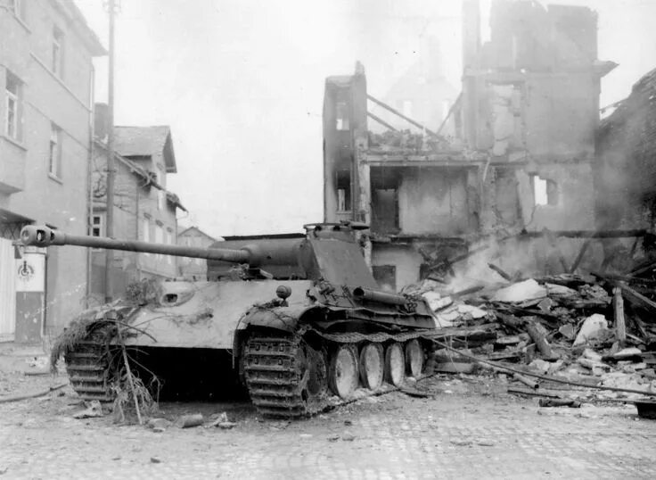 Подбитая техника спб. Танк пантера 1941-1945. Подбитый танк пантера. Танк пантера 1945.