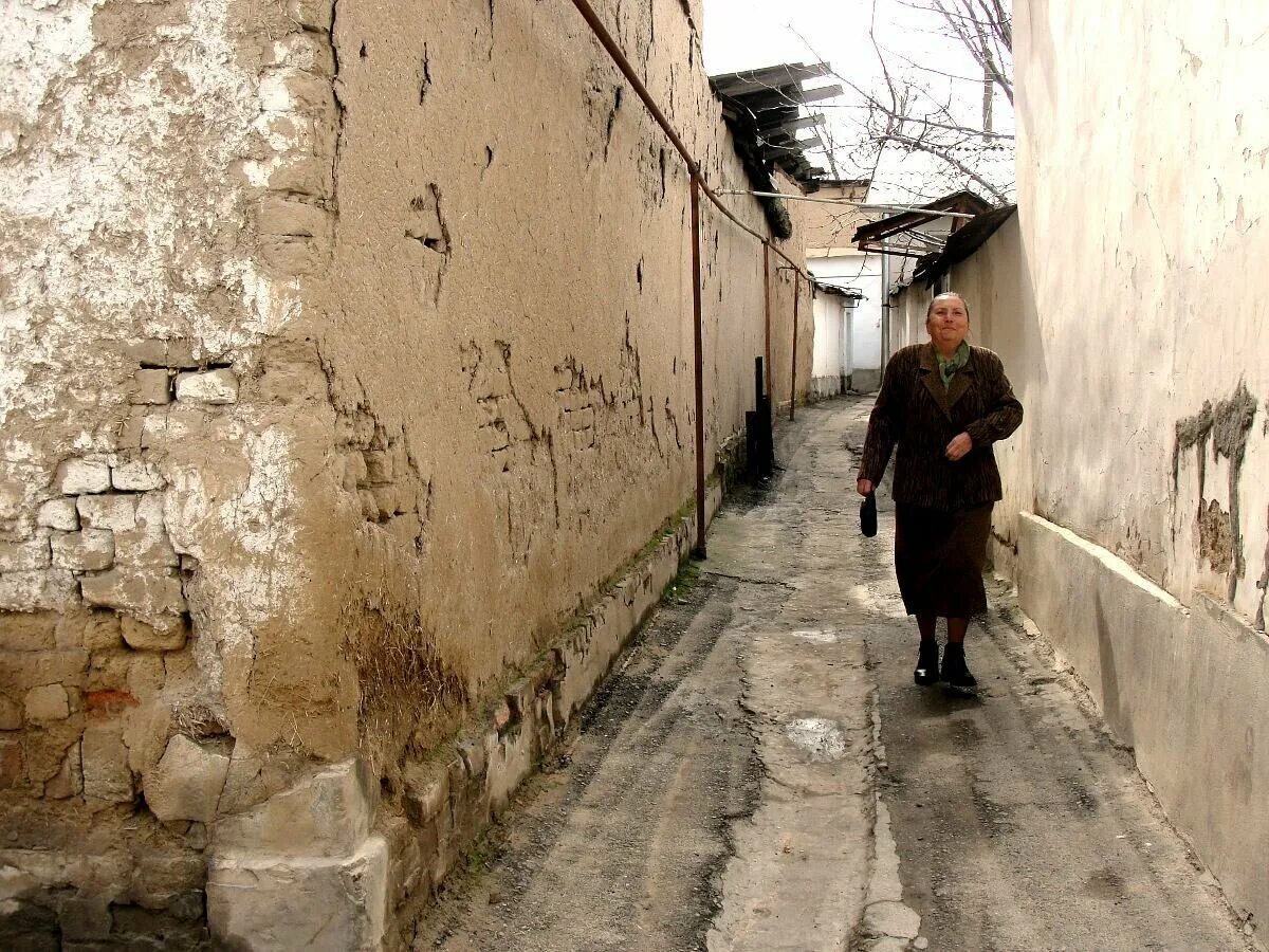 Broken streets. Ташкент старый город. Узбекистан Ташкент старый город. Старые улочки Ташкента. Ташкент старый город Чакар.