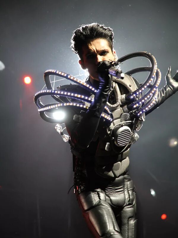 Tokio hotel humanoid live. Tokio hotel phantomrider перевод. Tokio hotel humanoid альбом. Humanoid tokio hotel треки. Tokio hotel humanoid city.
